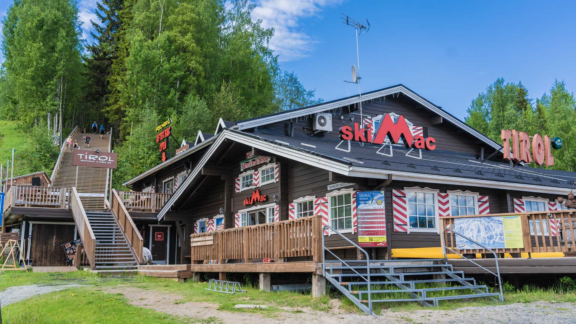 Ravintola Tirol kesällä